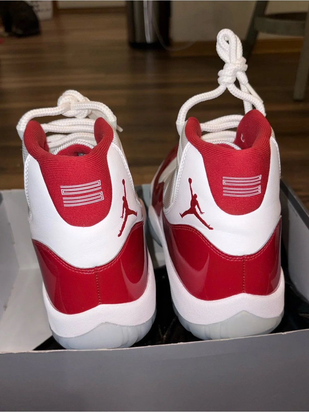 Jordan 11 Retro Cherry size 12 Like new